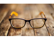 Oční optika, měření zraku, dioptrické brýle, sluneční brýle, kontaktní čočky