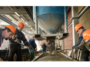 Volná pracovní místa na pozici betonáře a svářeče – práce pro stabilní společnost
