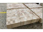 Dřevěný řeznický špalek - deska na krájení, sekání, zpracování masa