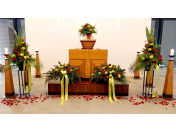 Pohřební věnce, kytice a vypichované ikebany – smuteční vazba dle přání zákazníků