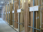 Zakázková výroba lišt z masivního dřeva, obalované lišty