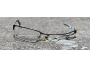 Opravu brýlí na Praze 9 pro vás zajistí Optika Cvikr