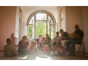 Denní péče o seniory Praha - v krásném prostředí vily se zahradou
