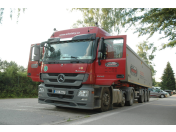 Špičkové servisní středisko pro nákladní automobily, vleky a přívěsy