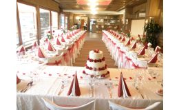 Organization of wedding ceremonies and banquets in the premises of the castle complex Valeč Czech Republic