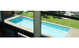 Delší a užší plavecký bazén na vlastní zahradě