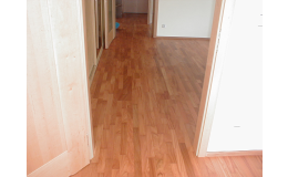 Dřevěné třívrstvé podlahy
