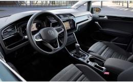 Volkswagen Touran - asisteční systémy a bohatá výbava Znojmo