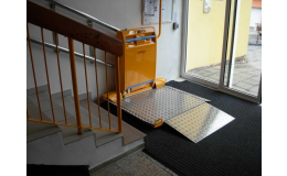 Šikmá schodišťová plošina CPM 300 pro imobilní, pro vozíčkáře