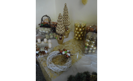 dekorační zboží s tématikou vánoc
