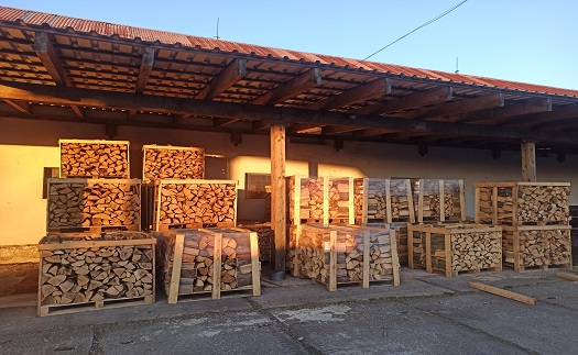 VPS J&M s.r.o. Prodej palivoveho dreva a trisek