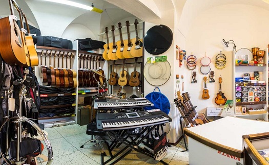 Prodejna houslí, kytar, kláves, not Kyjov