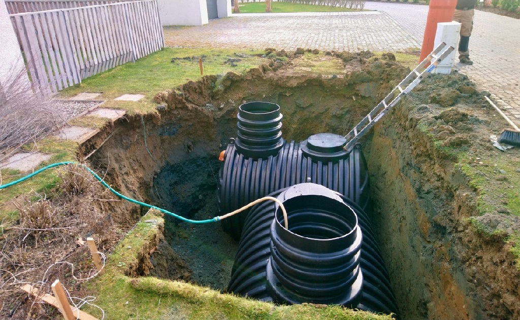 Usazení akumulační nádrže na dešťovou vodu - Kroměříž
