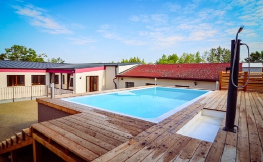 Navštivte relax-wellness centrum s venkovním bazénem ve wellness hotelu U Langrů