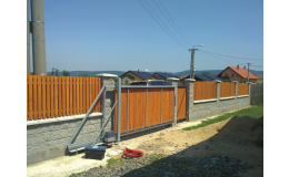 Výstavba plotu a pojezdové brány