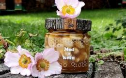 medové pochoutky - medové pomazánky, oříšky v medu