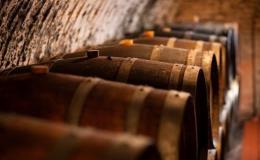 Prodej sudového vína  - bílé, červené, zemské, archivní, přívlastkové - rozvoz po celé ČR