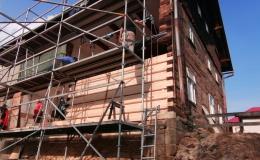Záchrana dřevěných konstrukcí staveb - oprava roubenky