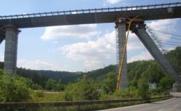 Most přes Lochkovské údolí