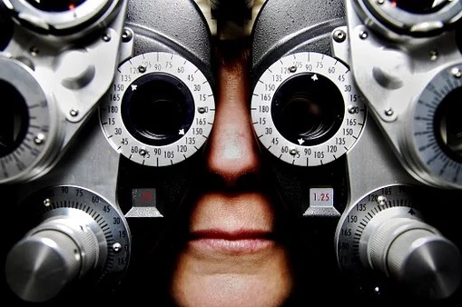 Odborné měření zraku optometristou - oční optika Zlín