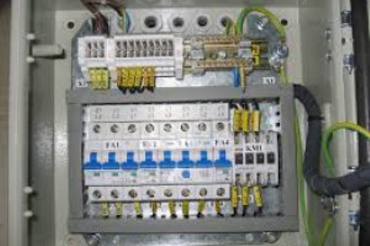 Elektroinstalace, montáž rozvaděčů - UNIVERSAL TELEKOMUNIKACE