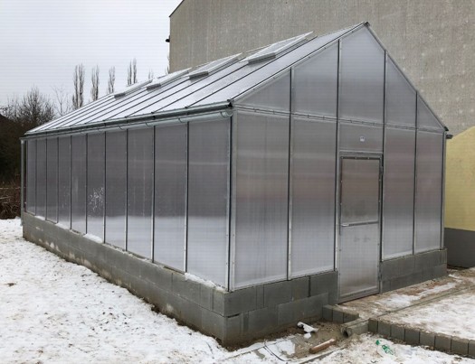 Atypický skleník pro skvělou úrodu na zahradě