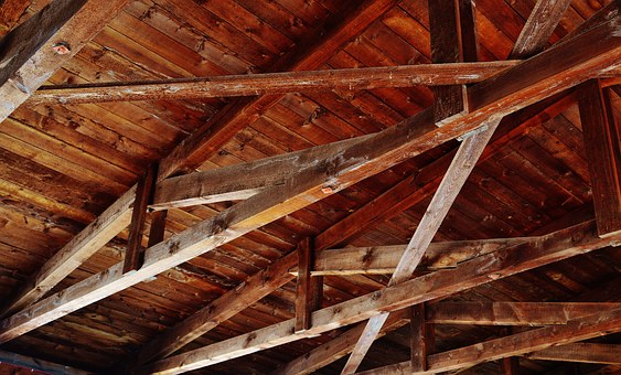 Opravy a rekonstrukce starých střech