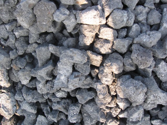 Společnost BOŠ spol. s r.o. nabízí pevná paliva ve formě černého i hnědého uhlí