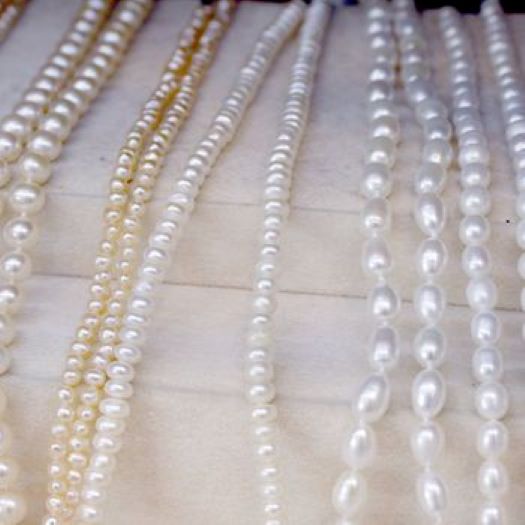 Perlové náhrdelníky ze zlínského klenotnictví