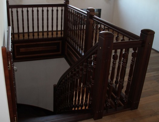 Celodřevěné schodiště do interiéru vašeho domu