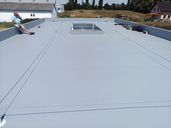 Záchytné systémy na ploché střechy