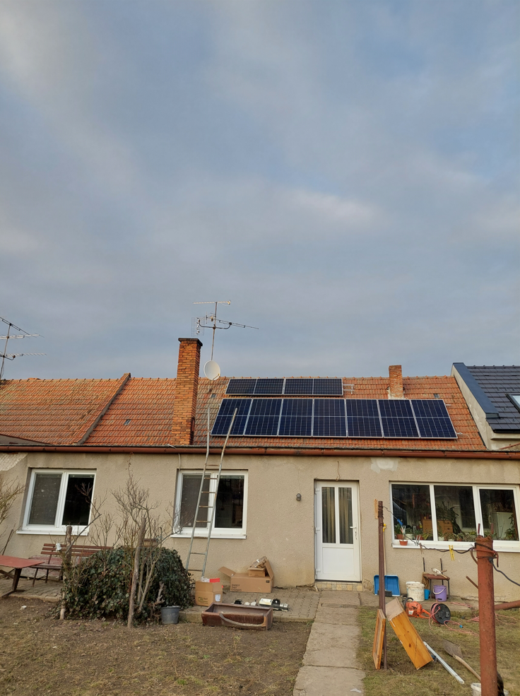Fotovoltaická elektrárna od projektu přes instalaci po servis