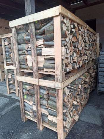 Prodej skládaného palivové dřeva v e-shopu