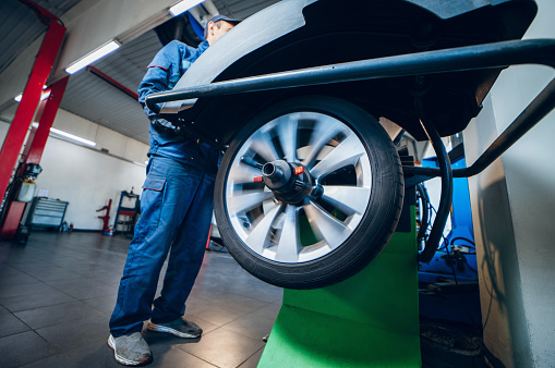 Měření a seřízení kol automobilů v pneuservise Břeclav