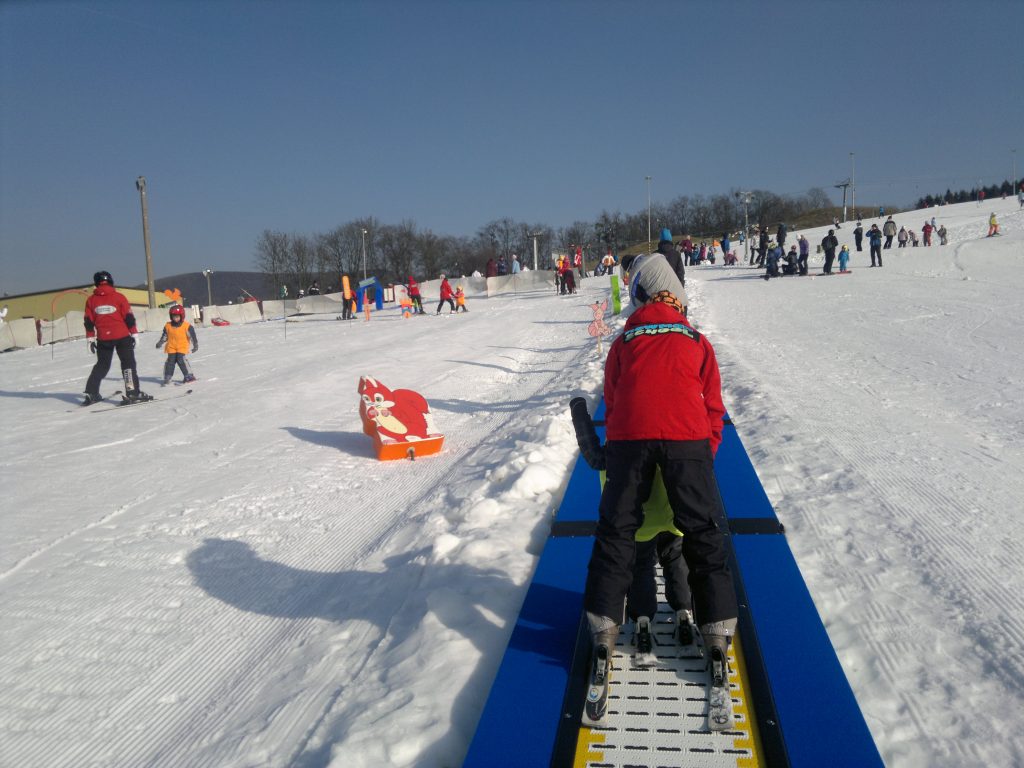 Zimní sporty, lyžování, snowboarding - Ski areál Hlubočky