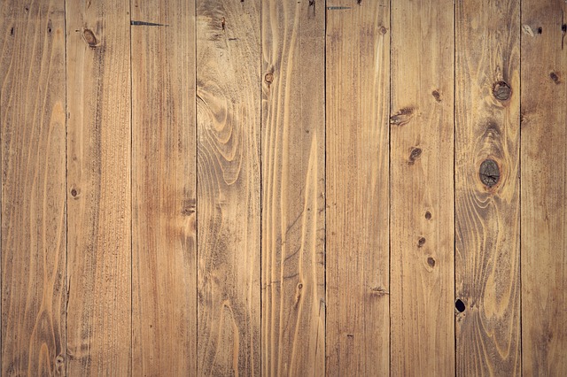 Široký výběr dřevěných podlah z různých druhů dřeva
