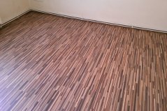 Odborná pokládka všech typů podlahovin - vinylové, laminátové, PVC, dřevěné podlahy a koberce