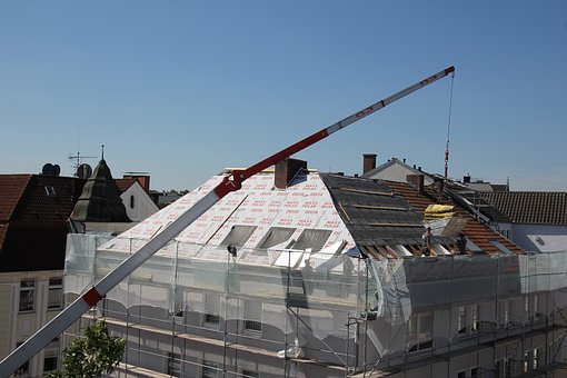 Rekonstrukce a zateplení střech a fasád budov nabízí stavební firma EKOČEK