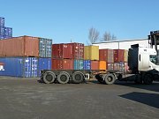 Pronájem ocelových námořních kontejnerů