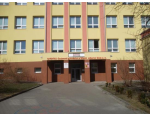 Úplné středoškolské vzdělání s maturitou na Všeobecném osmiletém gymnáziu v Ostravě