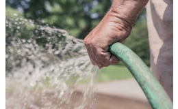 Využití dešťové vody na zalévání zahrady - dotace Dešťovka