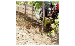 Stroje na zpracování půdy ve vinohradu