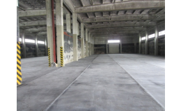 Lité asfaltové podlahy v zemědělských skladovacích halách