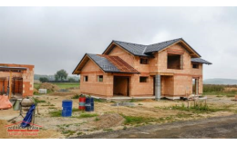 Jaromír Vyhnálek provádí výstavbu rodinných domů