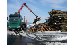 Společnost BOŠ spol. s r.o. má vybavený vozový park nákladních aut pro dovoz materiálu