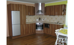 Vybavená kuchyně rekreačního domku na Znojemsku