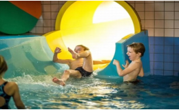 Zábava pro děti díky toboganu v Krytém plaveckém bazénu