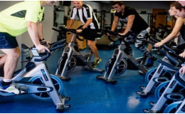 Moderní cvičení pro celé tělo ve sportovním Centru RIO