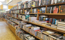 Prodej knih a hudebních nosičů