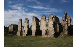 Zříceniny hradu v okolí Strašnova lákají turisty